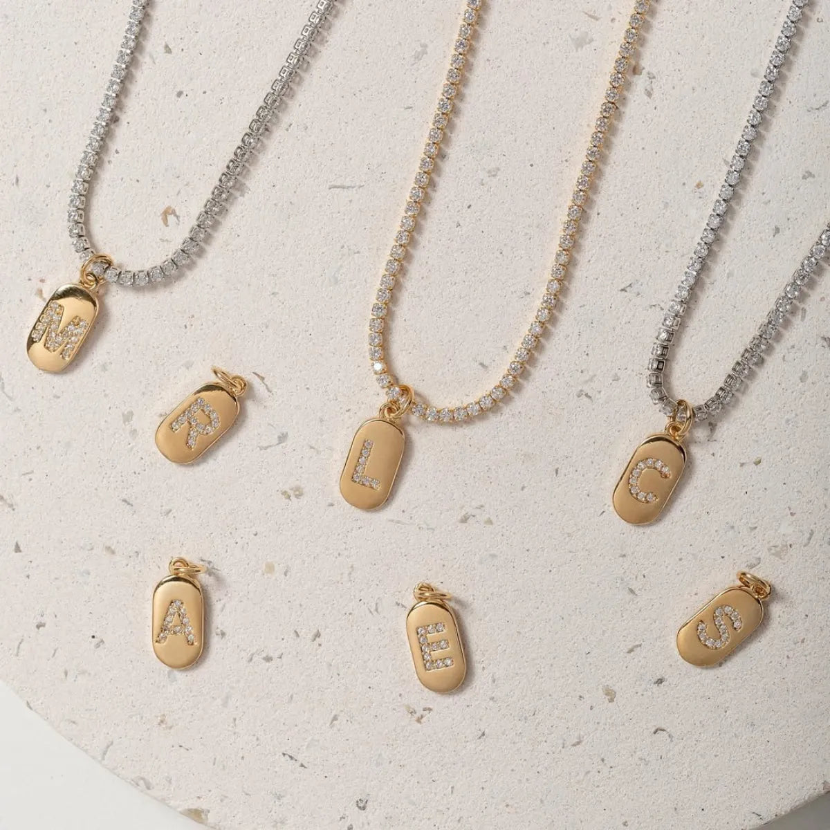 Colar Choker Semijoia Riviera Inicial